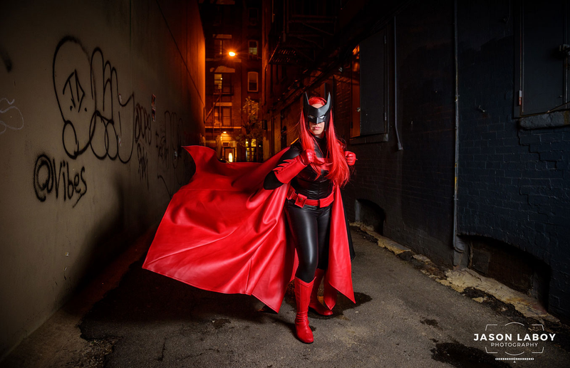 Illustration for article titled Marvel vs DC Cosplay Extravaganza